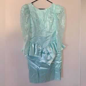 Vintage 1980s Mint Green Short Prom Dress with Bow Size 7/8